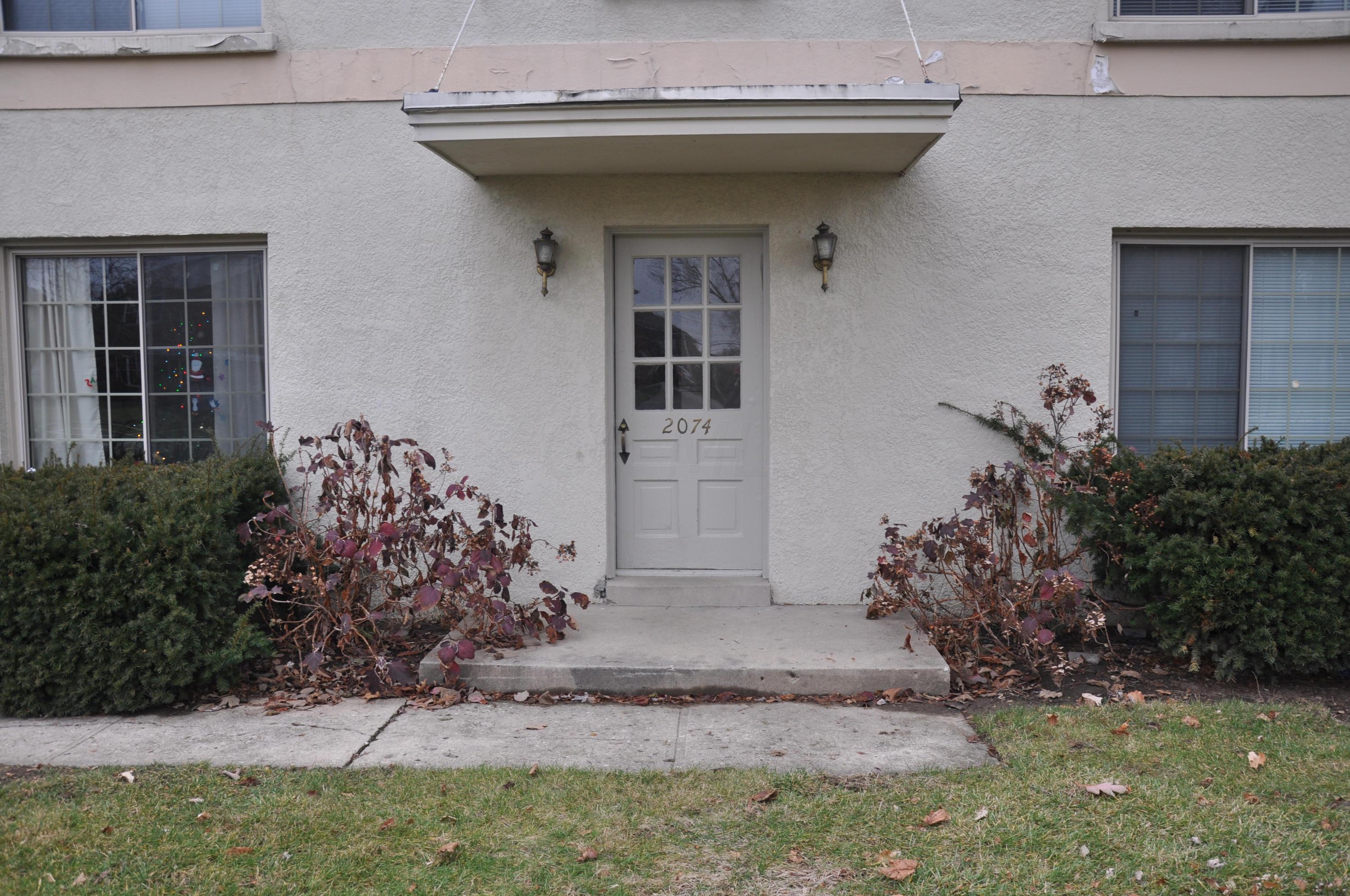 2074 Ridgeview Road Upper Arlington, OH 43221 - Photo 2 of 15