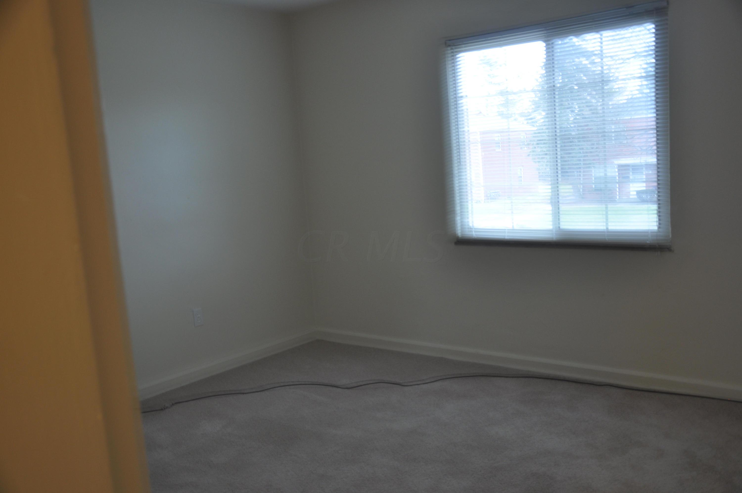 2074 Ridgeview Road Upper Arlington, OH 43221 - Photo 3 of 15