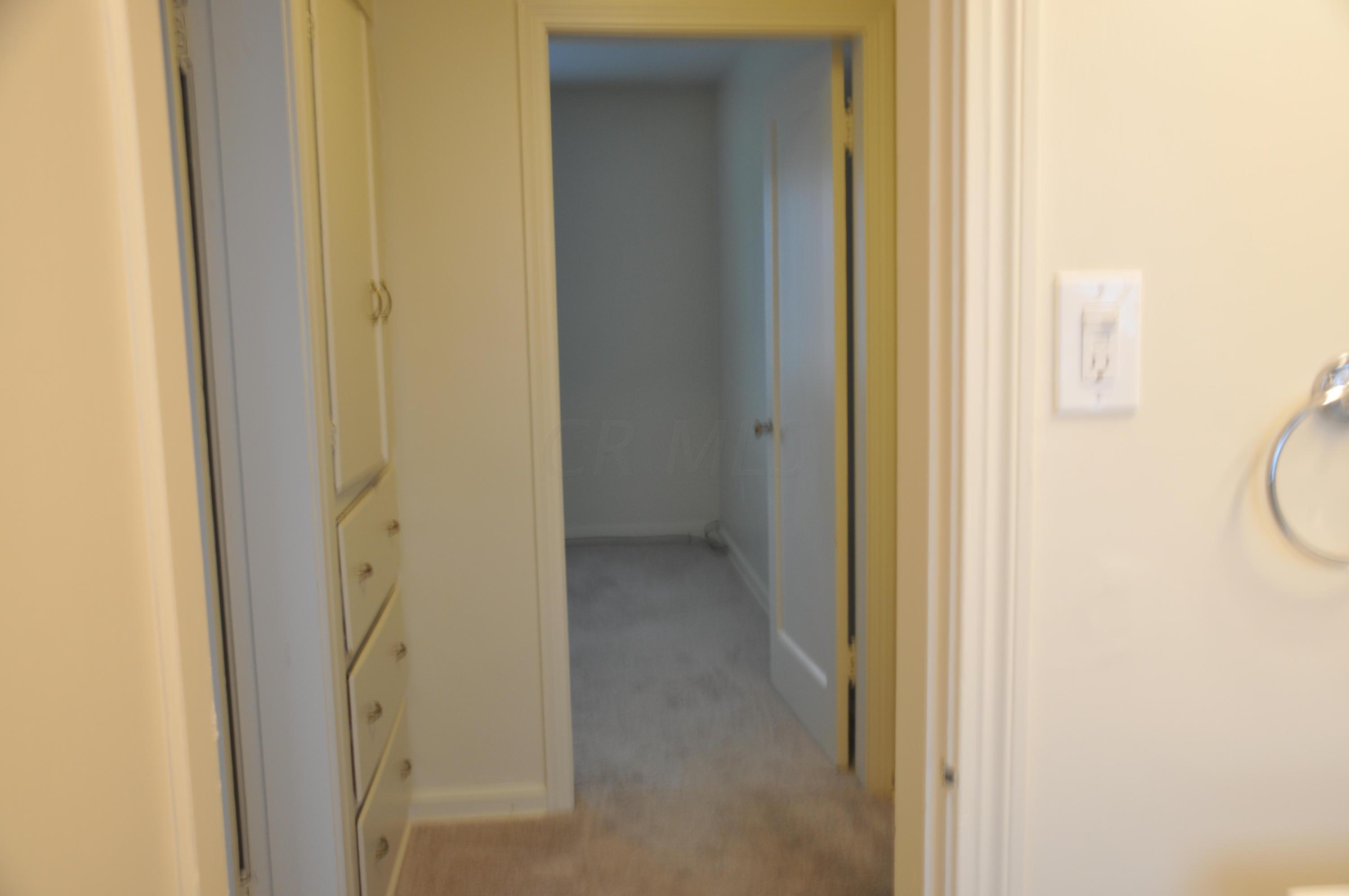 2074 Ridgeview Road Upper Arlington, OH 43221 - Photo 4 of 15