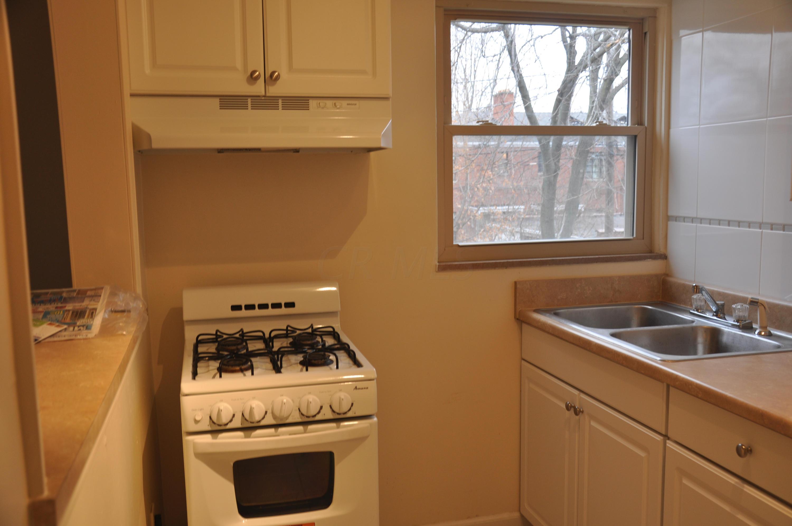 2074 Ridgeview Road Upper Arlington, OH 43221 - Photo 7 of 15