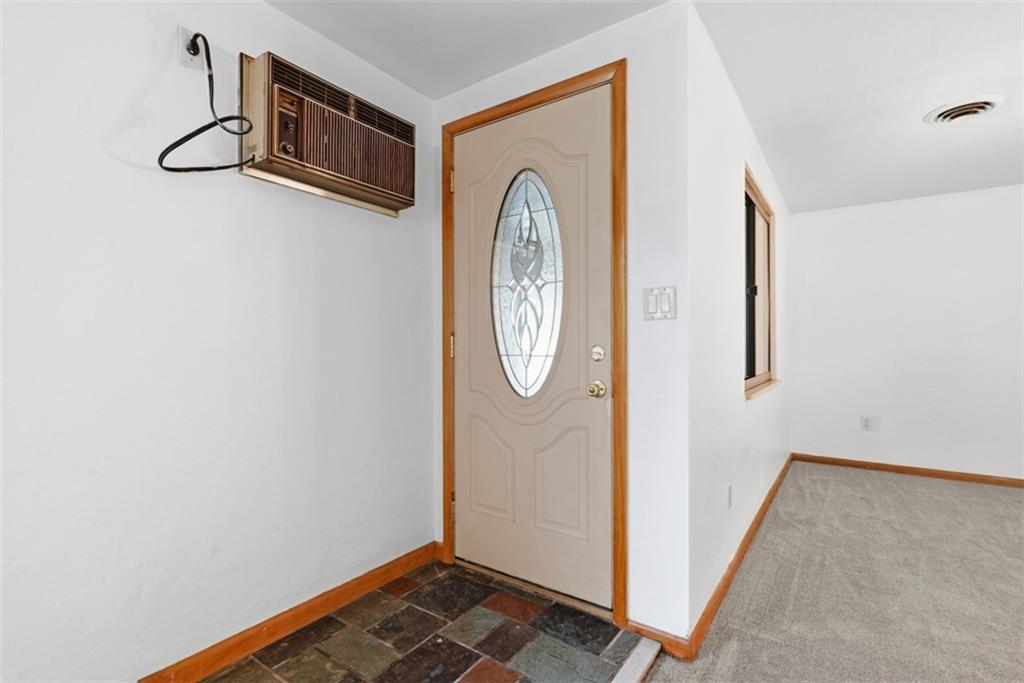 4930 Gardenville Road Pittsburgh, PA 15236 - Photo 5 of 47