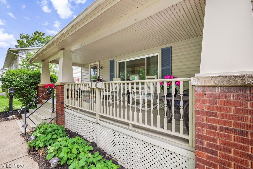 3909 Vira Road Stow, OH 44224 - Photo 5 of 49 Front Porch