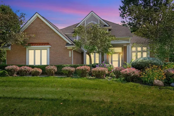 $715,000 | 6568 Crabapple Drive, Troy, MI 48098