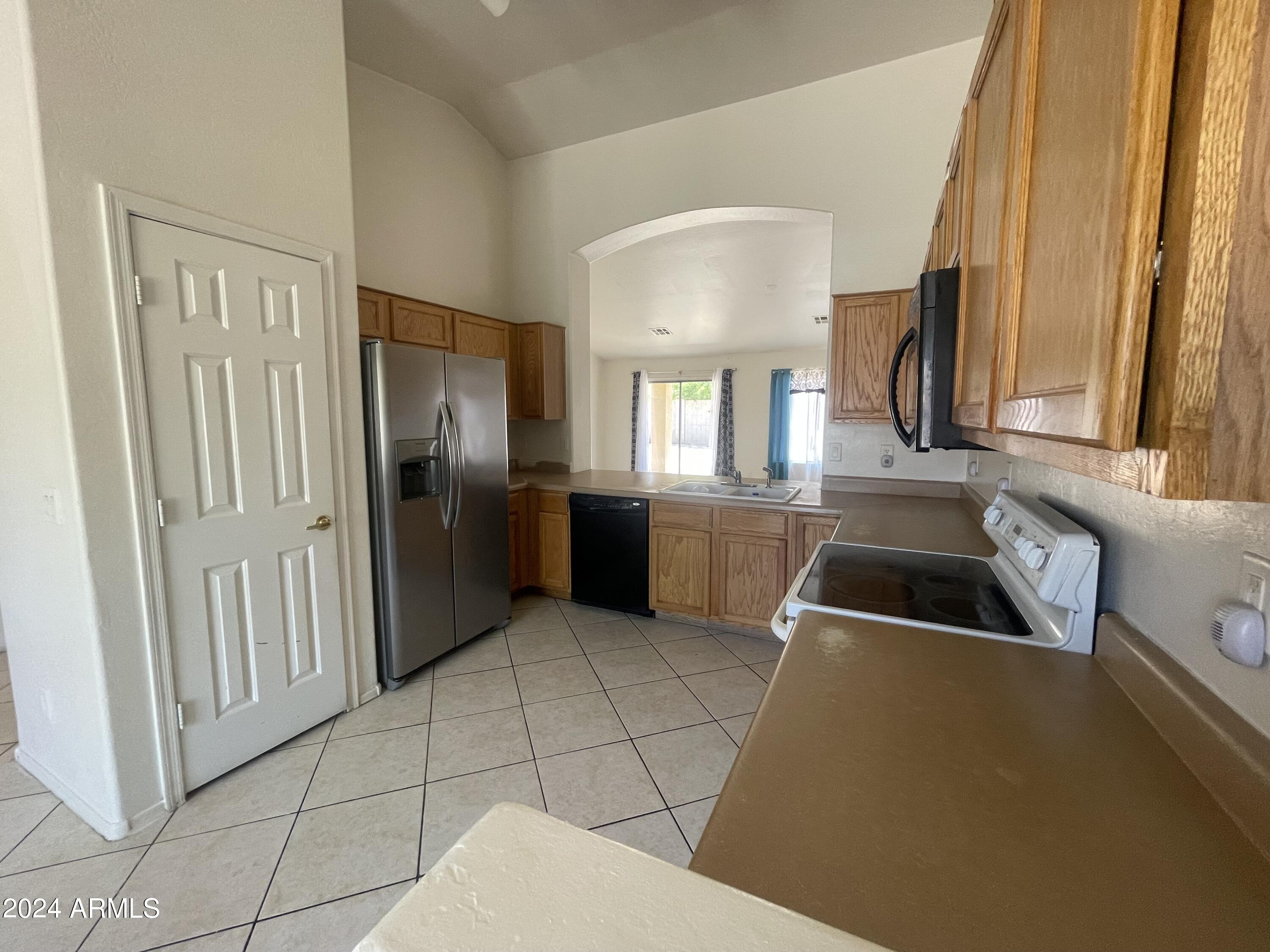 1217 West Darrel Road Phoenix, AZ 85041 - Photo 8 of 54 IMG_1072