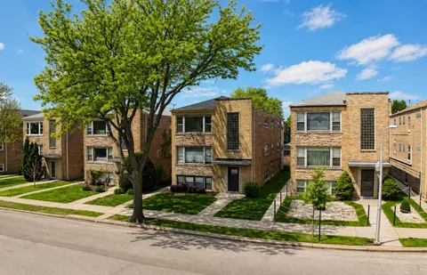 $2,200 | 3924 North California Avenue, Unit G, Chicago, IL 60618