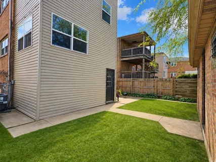$2,200 | 3924 North California Avenue, Unit G, Chicago, IL 60618