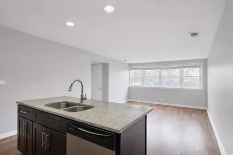 $2,200 | 3924 North California Avenue, Unit G, Chicago, IL 60618