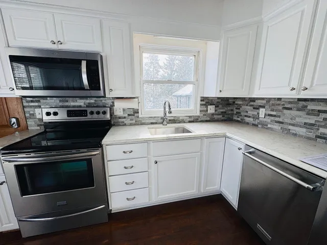 $315,000 | 2884 Knollwood Drive Southeast, Rochester, MN 55904