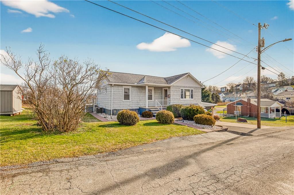 205 North Quarry Street Mount Pleasant, PA 15666 - Photo 2 of 36