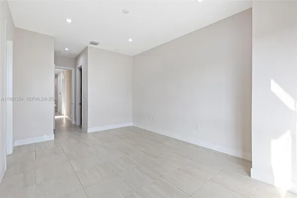 $6,000 | 8225 Northwest 43rd Street, Doral, FL 33166