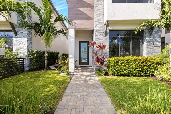 $6,000 | 8225 Northwest 43rd Street, Doral, FL 33166