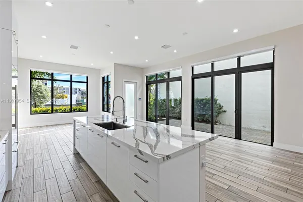 $6,000 | 8225 Northwest 43rd Street, Doral, FL 33166