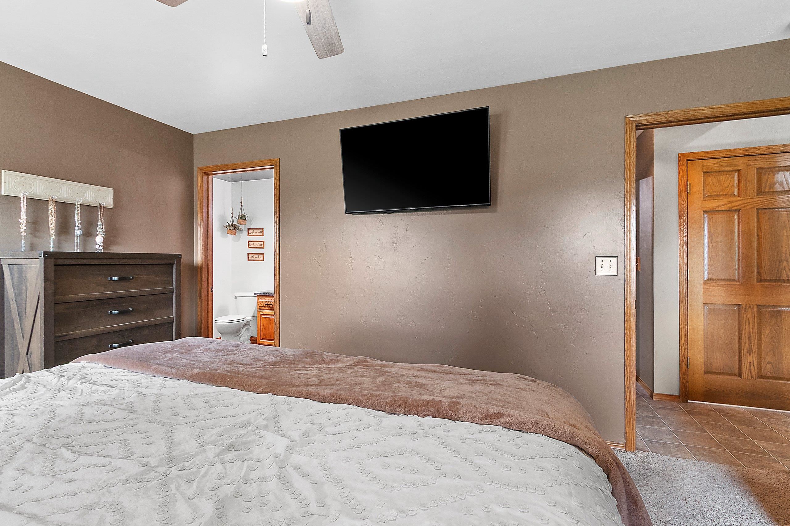 334 Falcon Circle Pulaski, WI 54162 - Photo 23 of 51