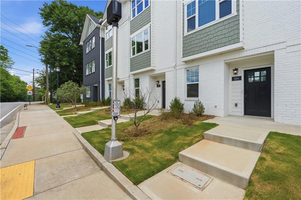 104 Mission Way Atlanta, GA 30315 - Photo 1 of 23