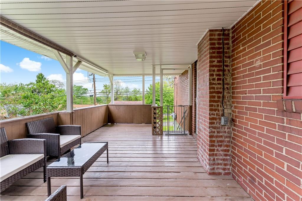 3905 Middleboro Road Pittsburgh, PA 15234 - Photo 23 of 32 a view of sitting area with furniture