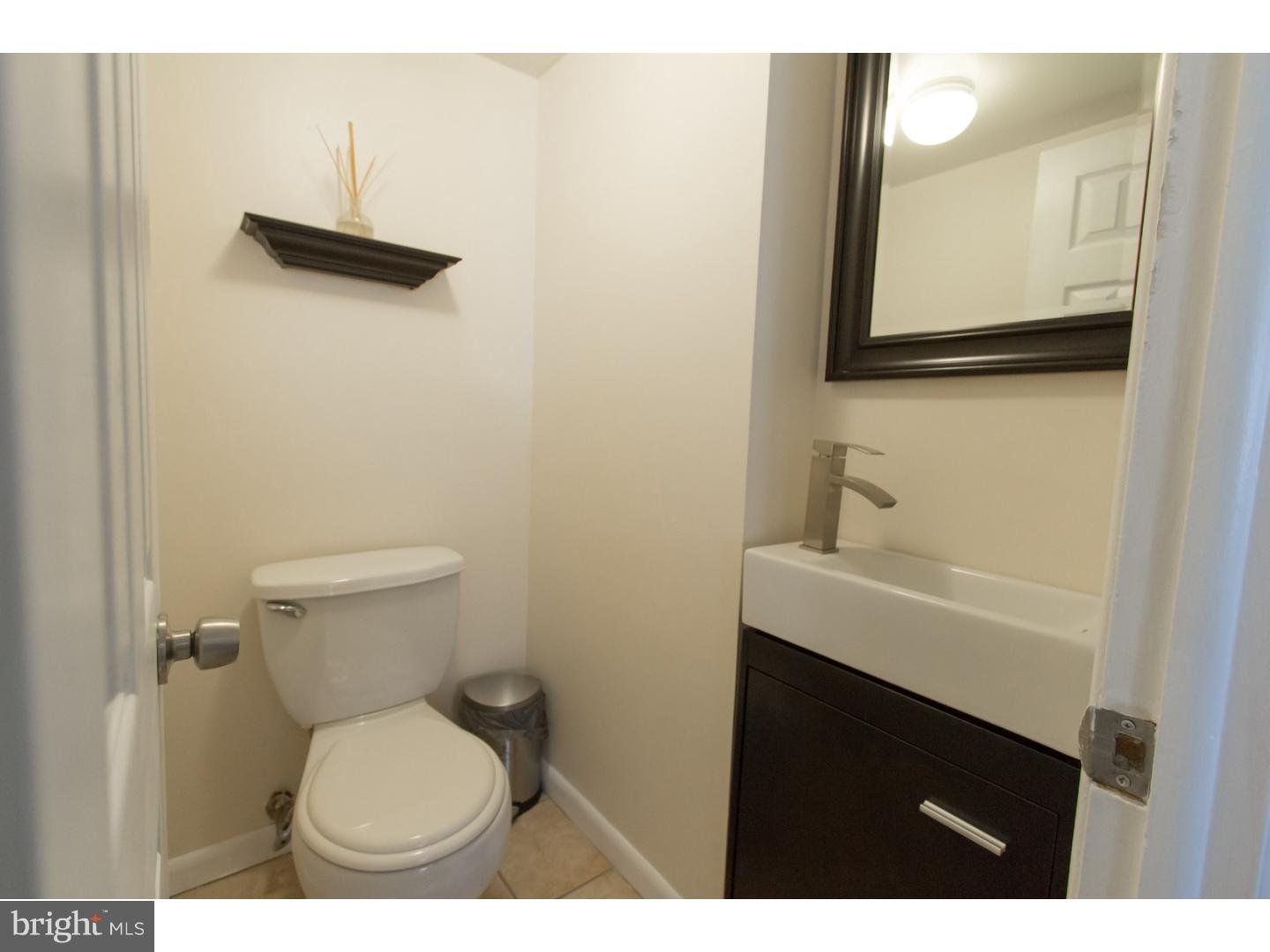 3854 Salina Road Philadelphia, PA 19154 - Photo 11 of 20 Half Bath