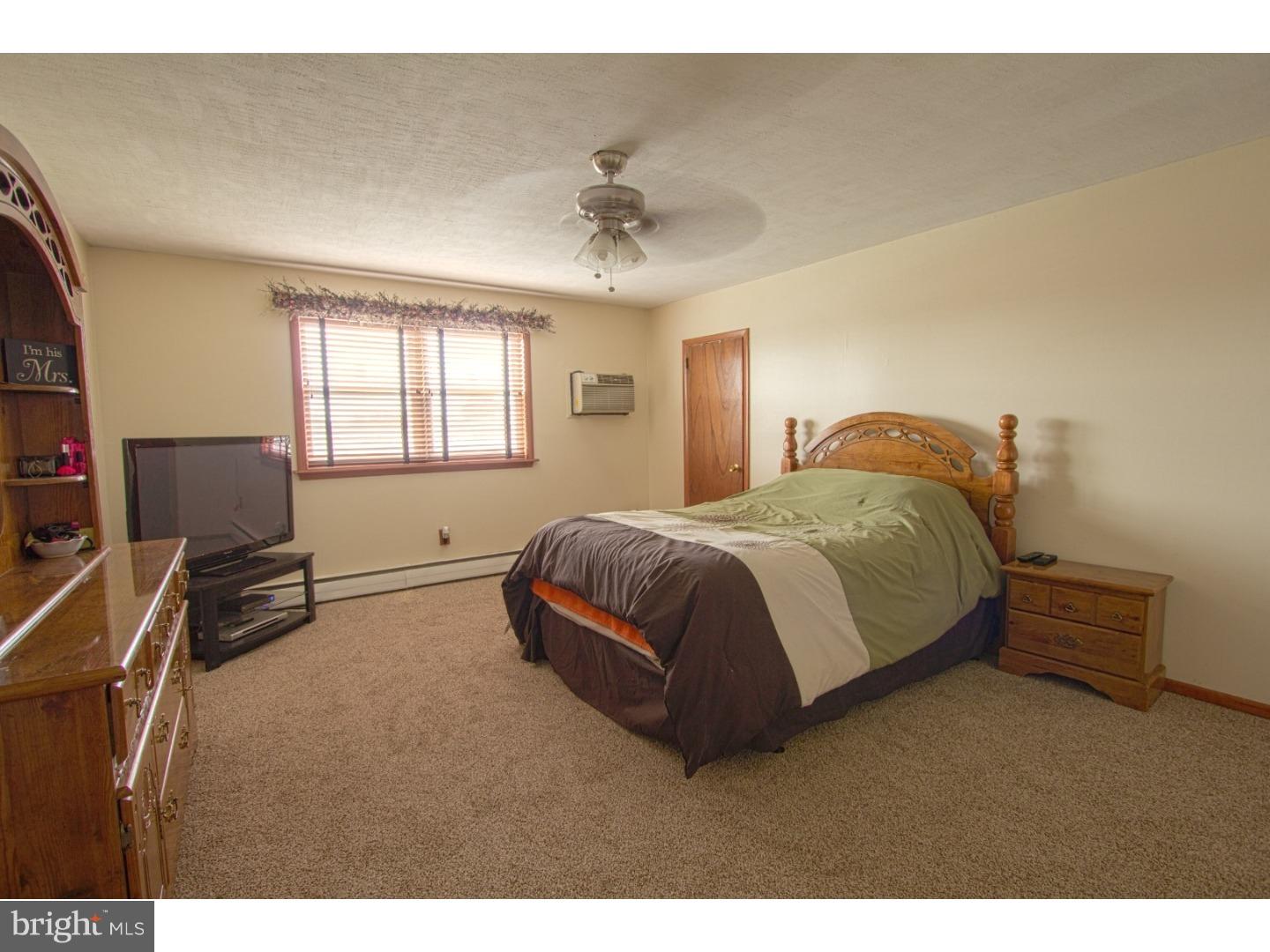 3854 Salina Road Philadelphia, PA 19154 - Photo 13 of 20 Master Bedroom