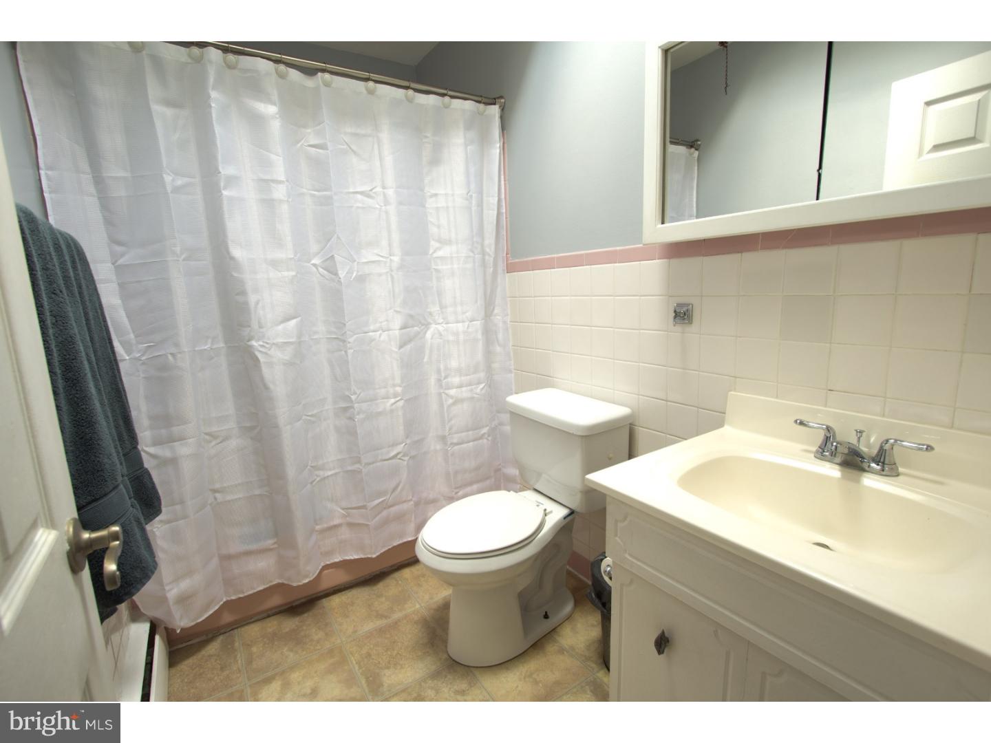 3854 Salina Road Philadelphia, PA 19154 - Photo 17 of 20 Gallery Image 17