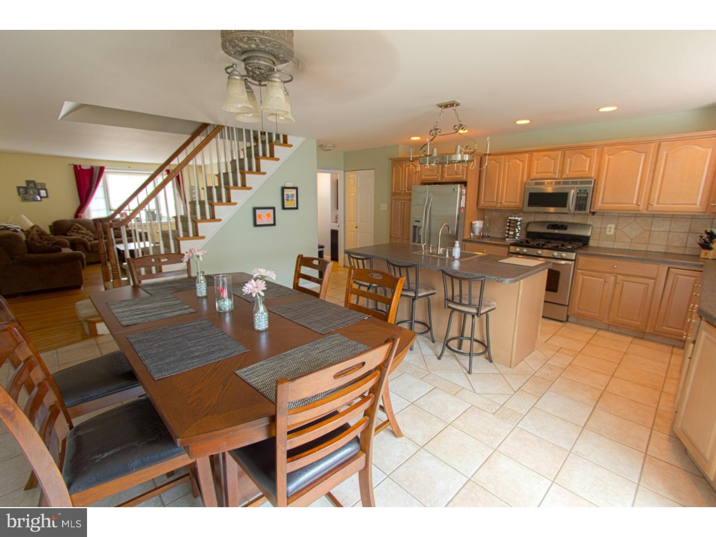 3854 Salina Road Philadelphia, PA 19154 - Photo 7 of 20 Kitchen