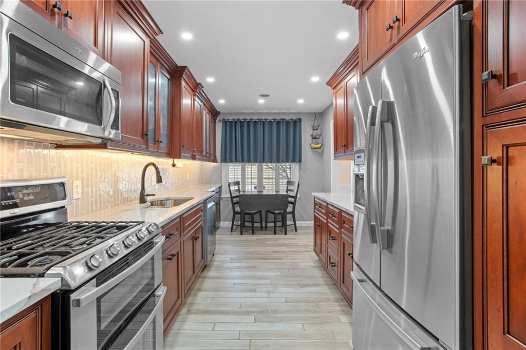 5012 Dana Drive Jefferson Hills, PA 15025 - Photo 5 of 33