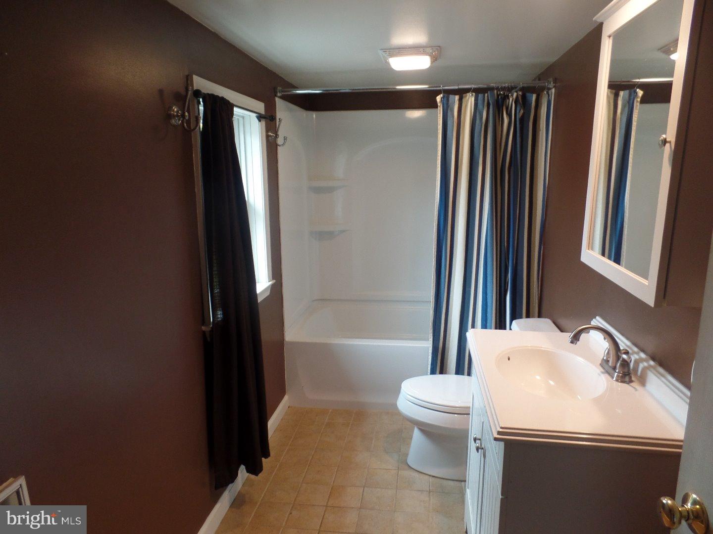 401 Lees Bridge Road Nottingham, PA 19362 - Photo 12 of 20 Bathroom