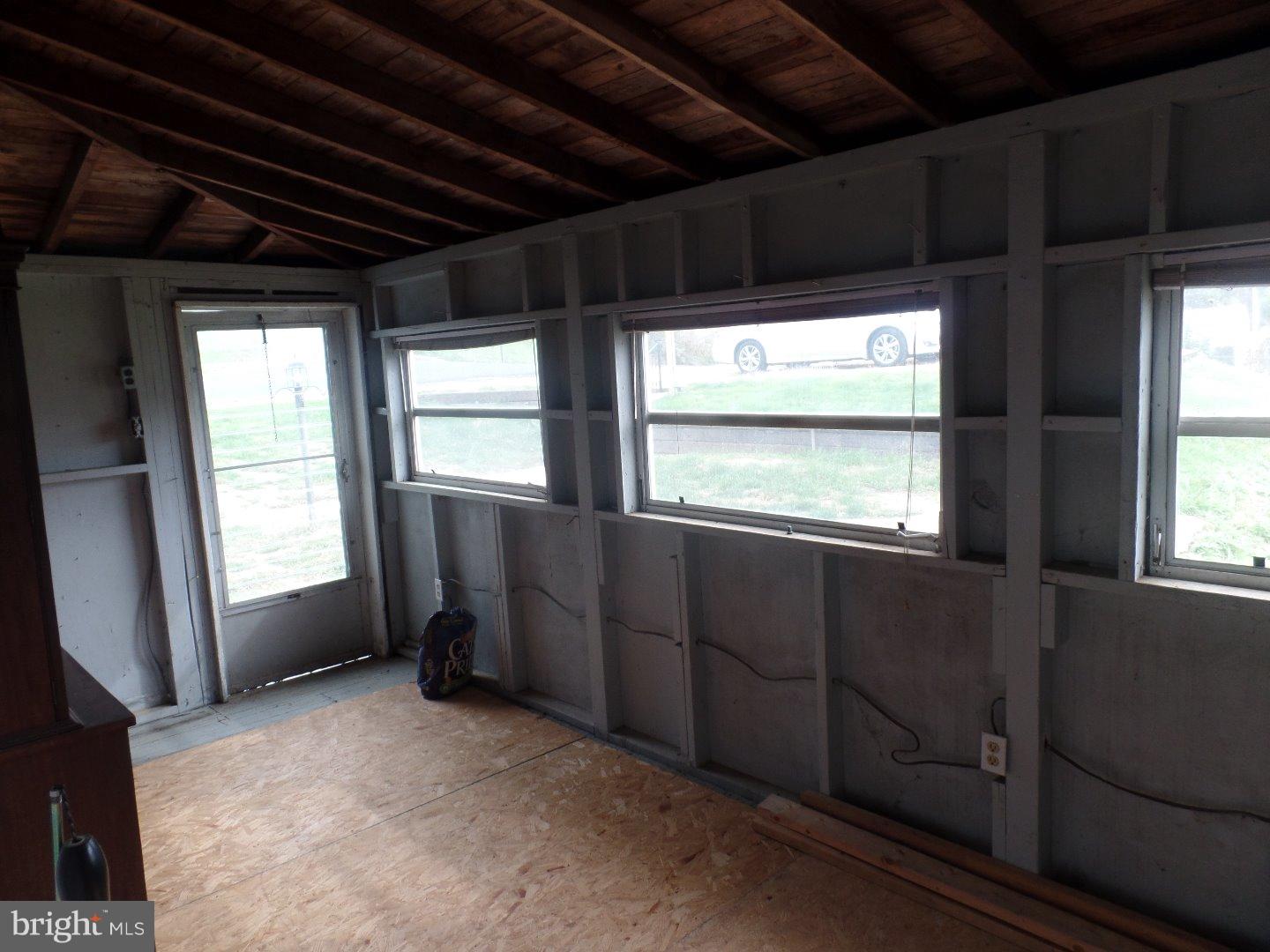 401 Lees Bridge Road Nottingham, PA 19362 - Photo 13 of 20 Enclosed Porch
