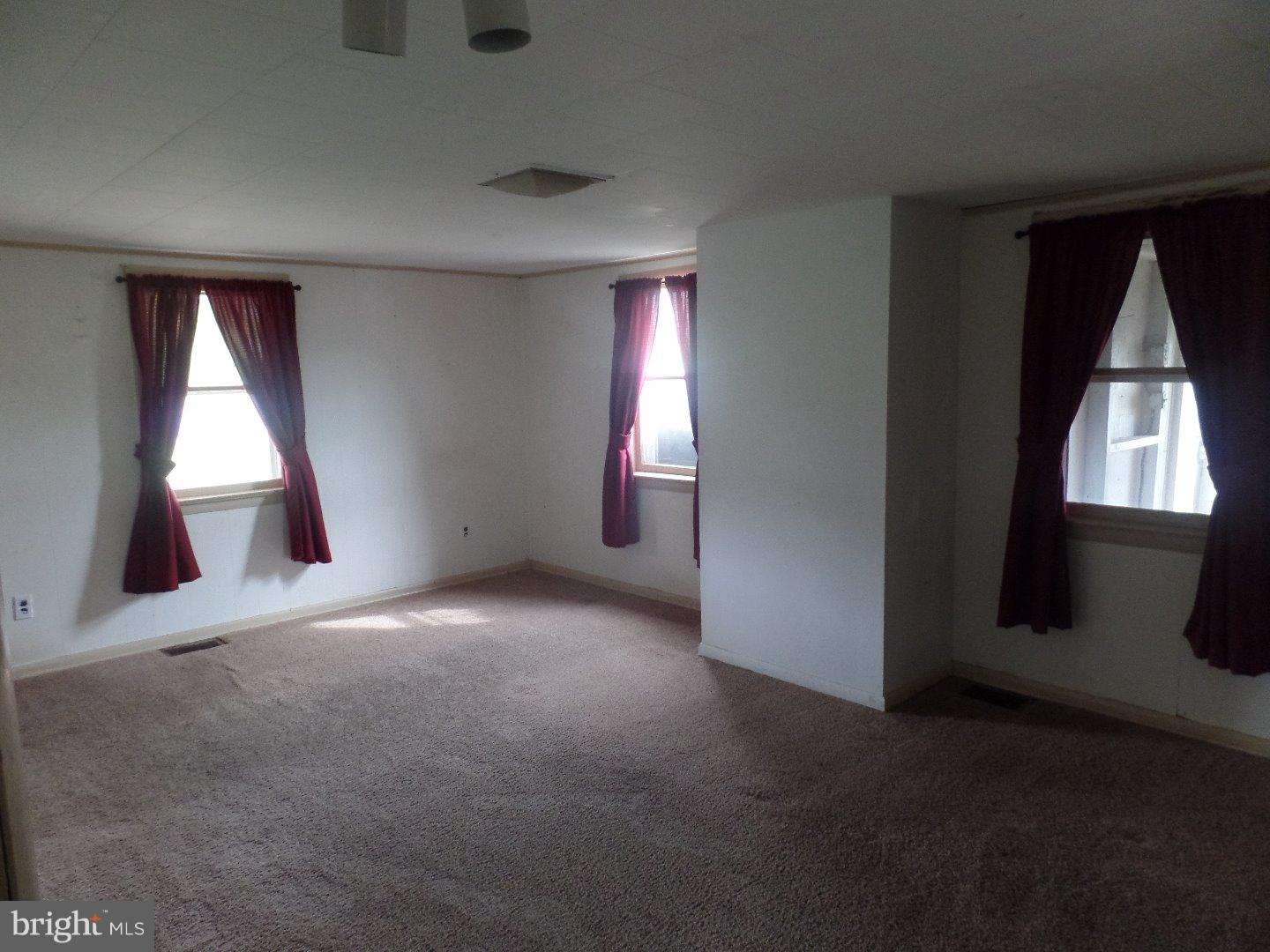 401 Lees Bridge Road Nottingham, PA 19362 - Photo 7 of 20 Living Room