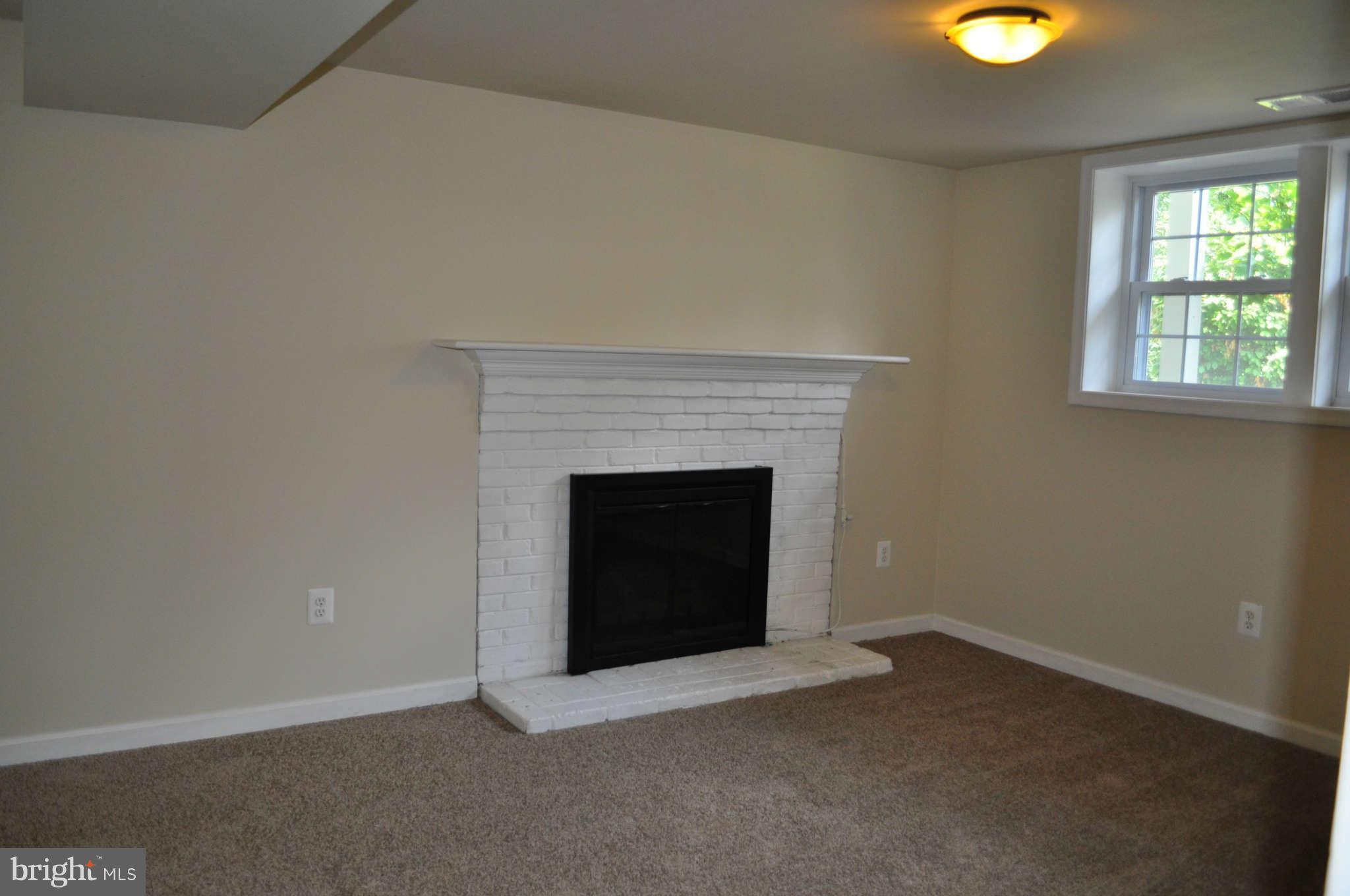 18179 Sands Road Purcellville, VA 20132 - Photo 18 of 30 Family Room