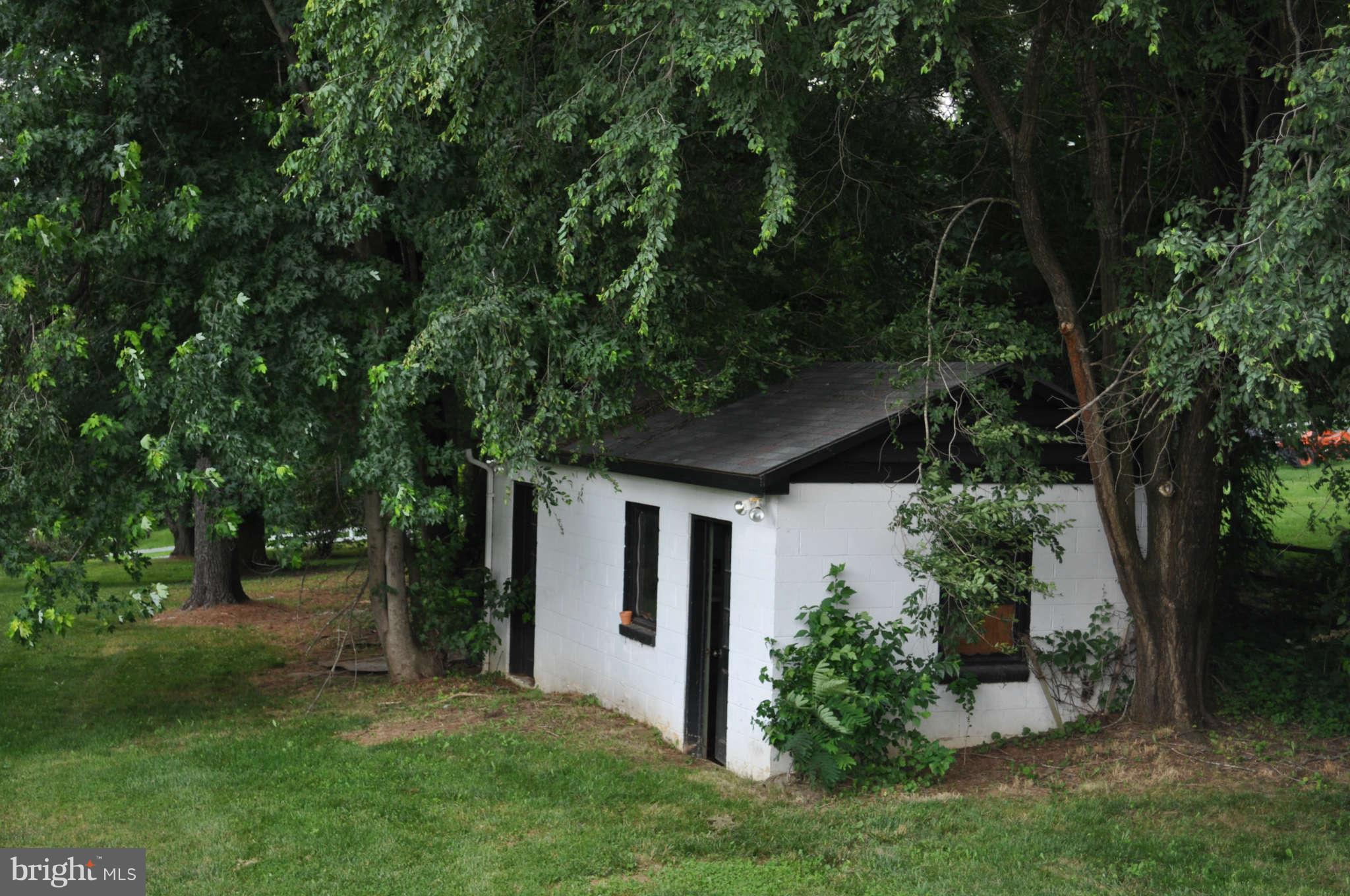 18179 Sands Road Purcellville, VA 20132 - Photo 26 of 30 Exterior Rear