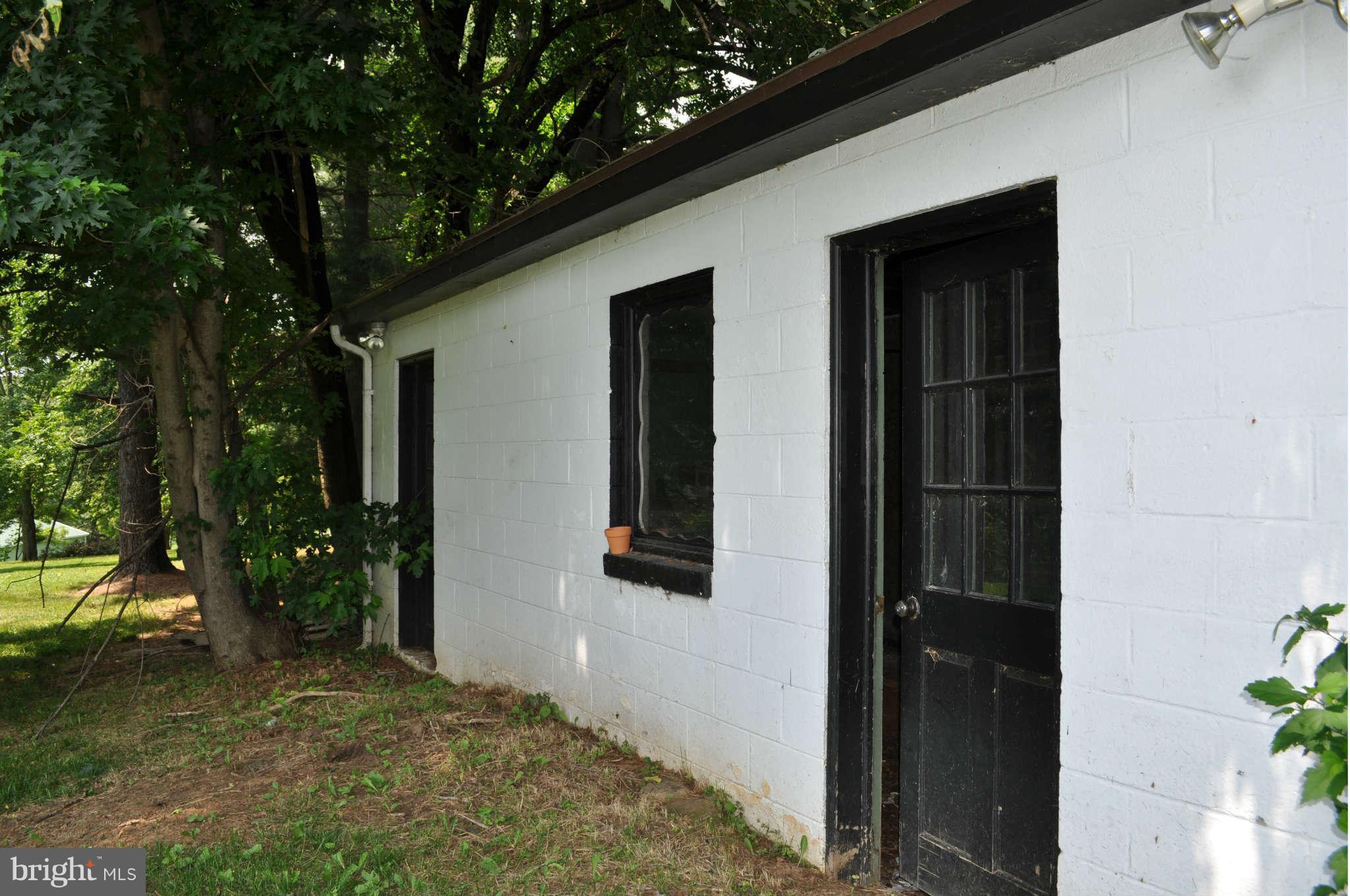 18179 Sands Road Purcellville, VA 20132 - Photo 27 of 30 Exterior Rear