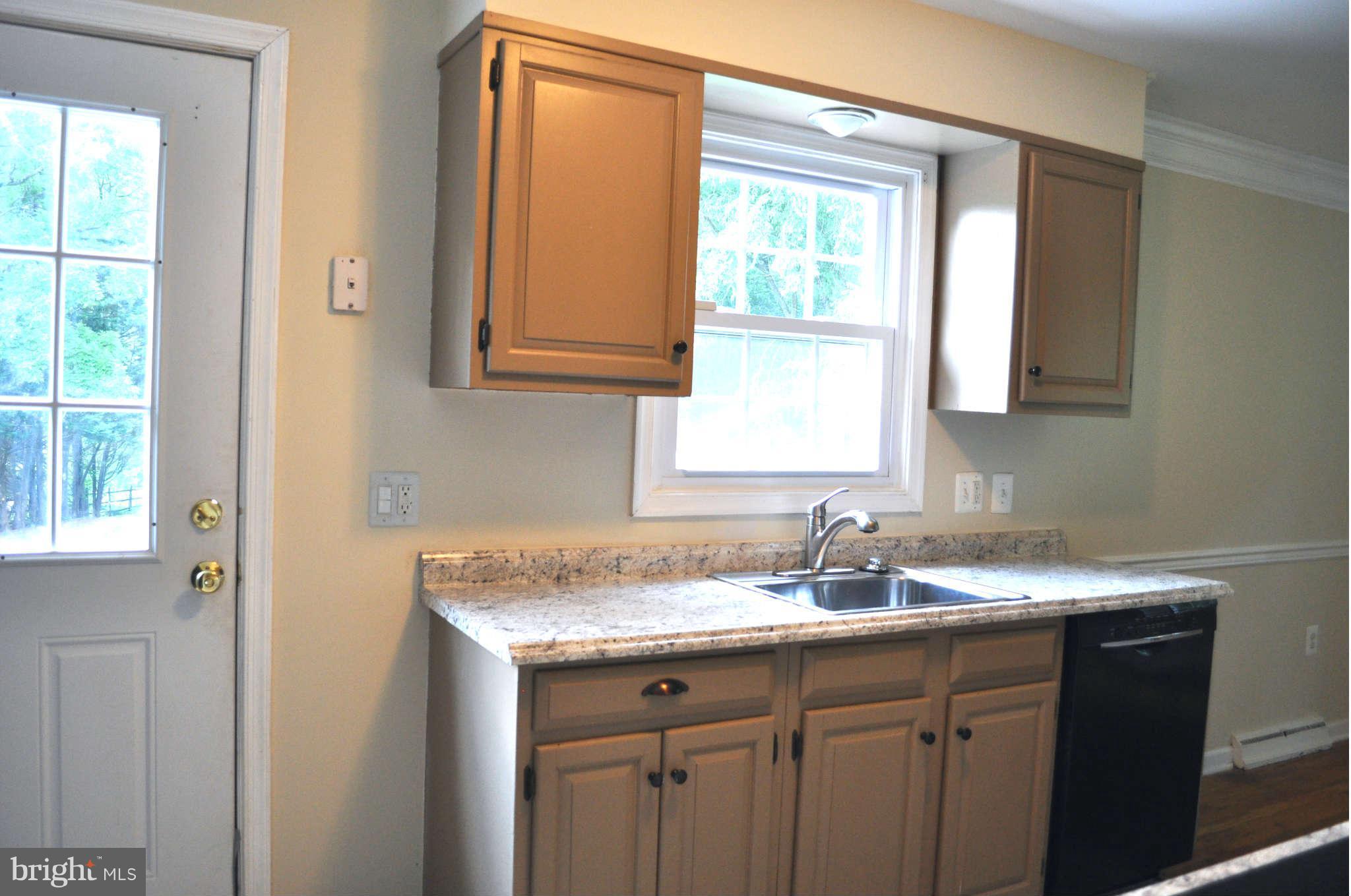 18179 Sands Road Purcellville, VA 20132 - Photo 9 of 30 Kitchen