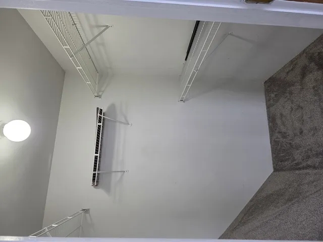 $2,100 | 462 Thomas Paine Court, Unit 1, Aurora, IL 60504