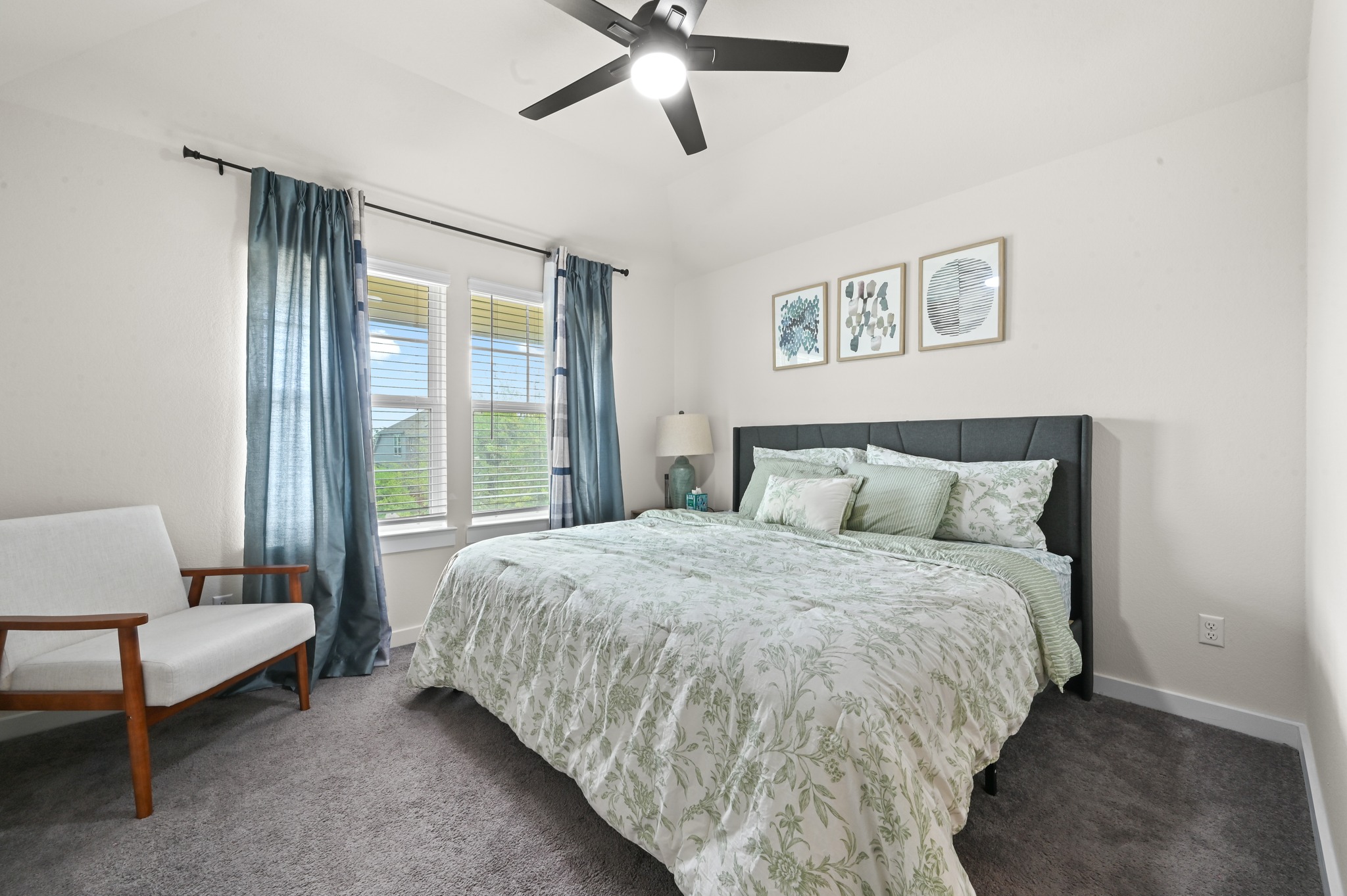 4434 Hannover Way Round Rock, TX 78681 - Photo 28 of 40 a bedroom with bed and window