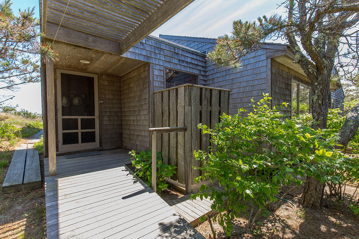Entrance and outdoor shower