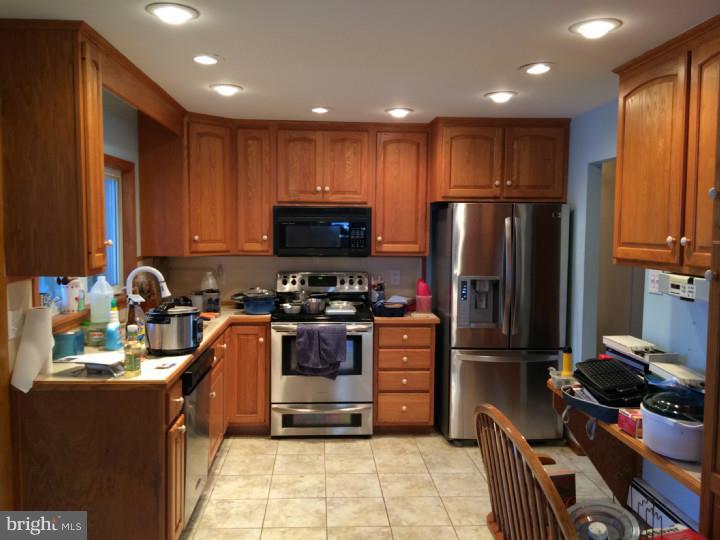 817 Horsham Road Horsham, PA 19044 - Photo 7 of 14 Kitchen
