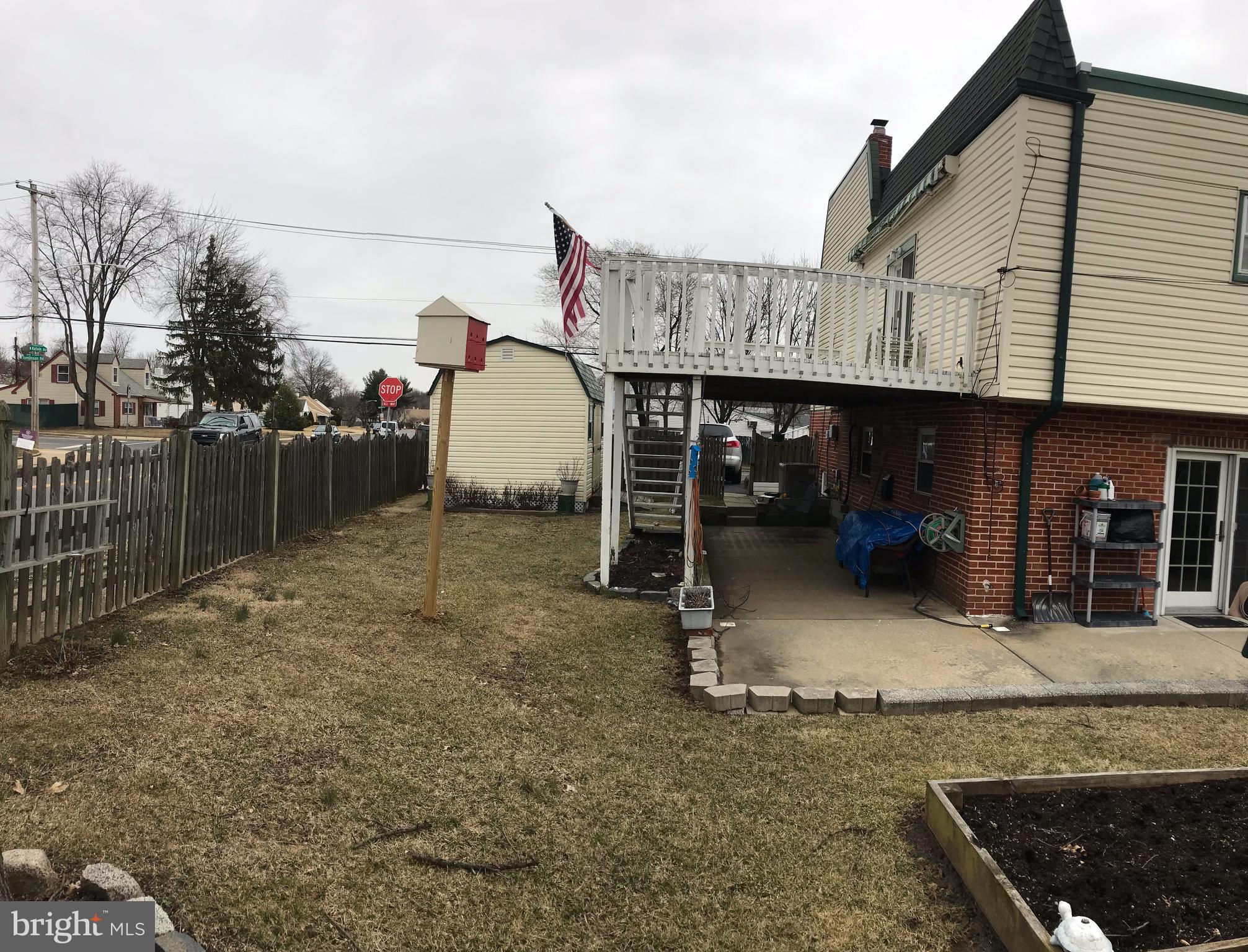 1000 Tomlinson Road Philadelphia, PA 19116 - Photo 5 of 30 Exterior side yard