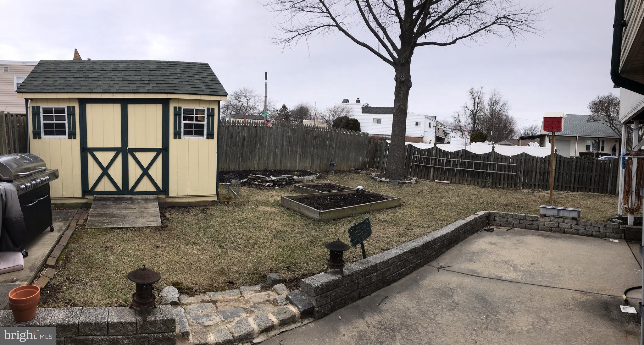 1000 Tomlinson Road Philadelphia, PA 19116 - Photo 6 of 30 Exterior rear yard and patio