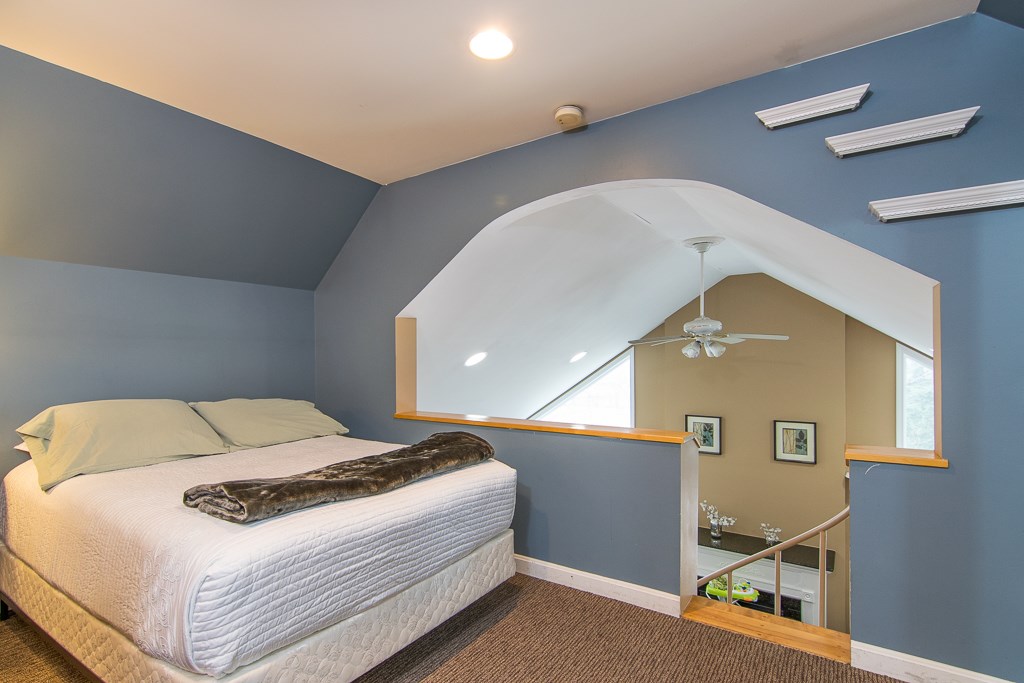 2246 Governor Chittenden Road Williston, VT 05495 - Photo 11 of 40