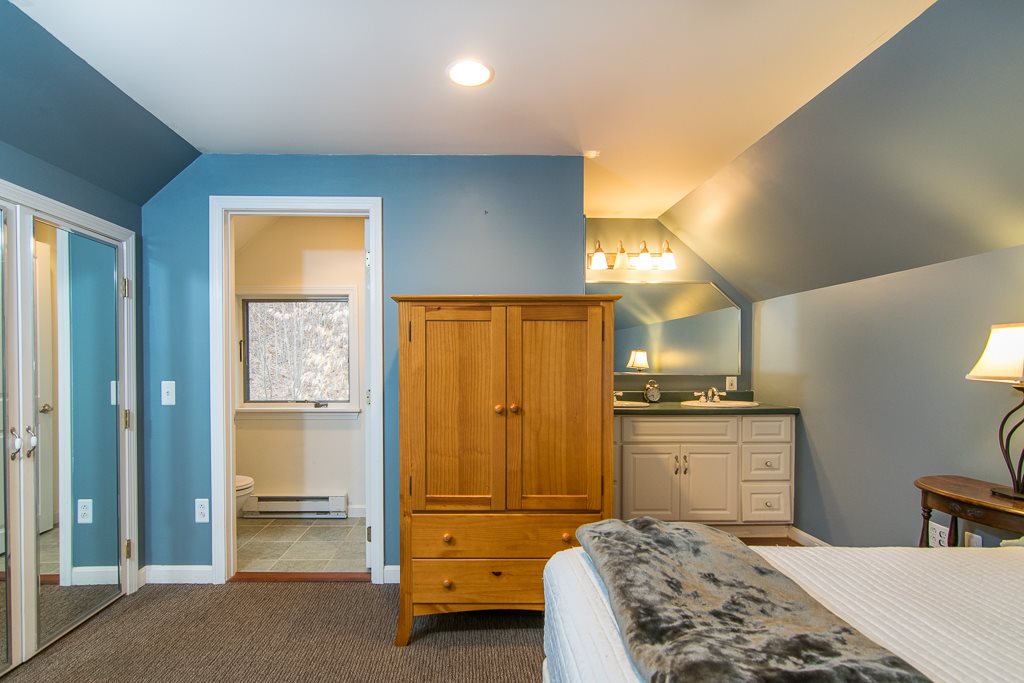 2246 Governor Chittenden Road Williston, VT 05495 - Photo 13 of 40