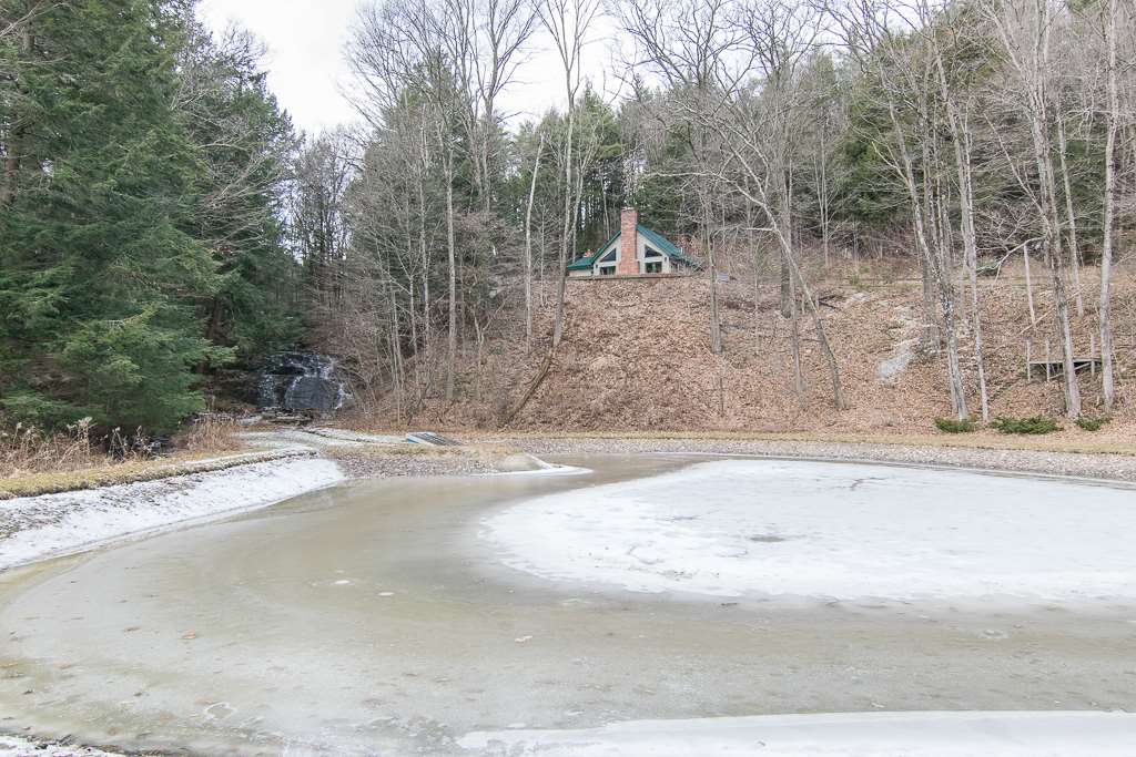 2246 Governor Chittenden Road Williston, VT 05495 - Photo 23 of 40