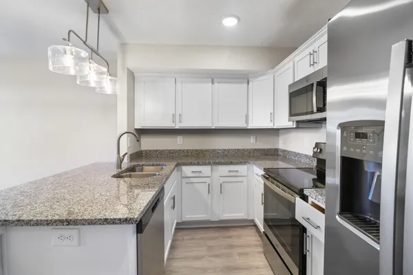 $1,375 | 1000 Henry Pl Boulevard, Unit 907, Clarksville, TN 37042