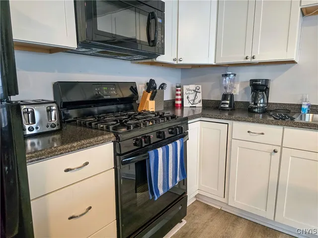 $399,900 | 228 8th Avenue, Vienna, NY 13157