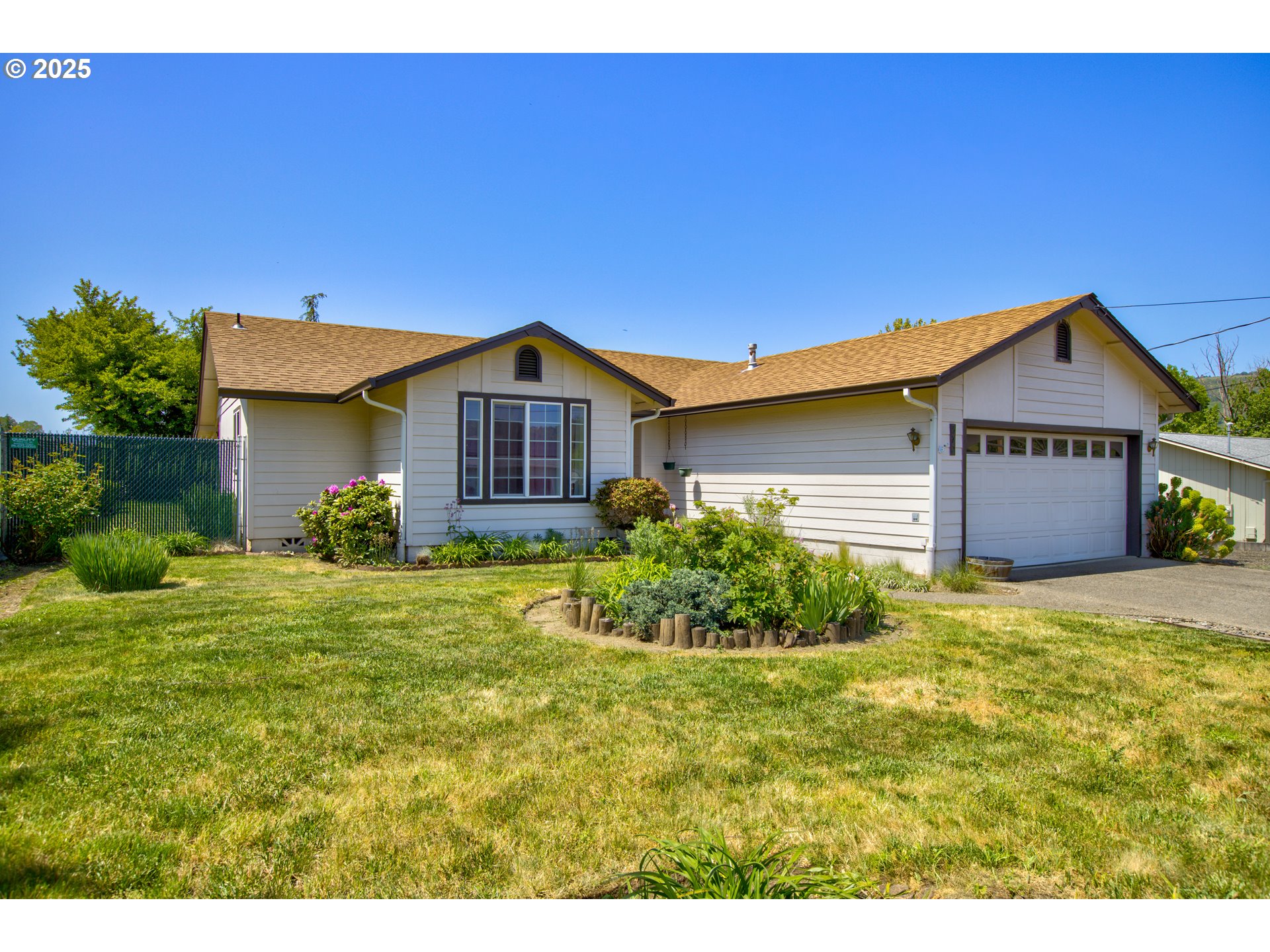 572 Little Valley Road Roseburg, OR 97471 - Photo 1 of 47 Gallery Image 1