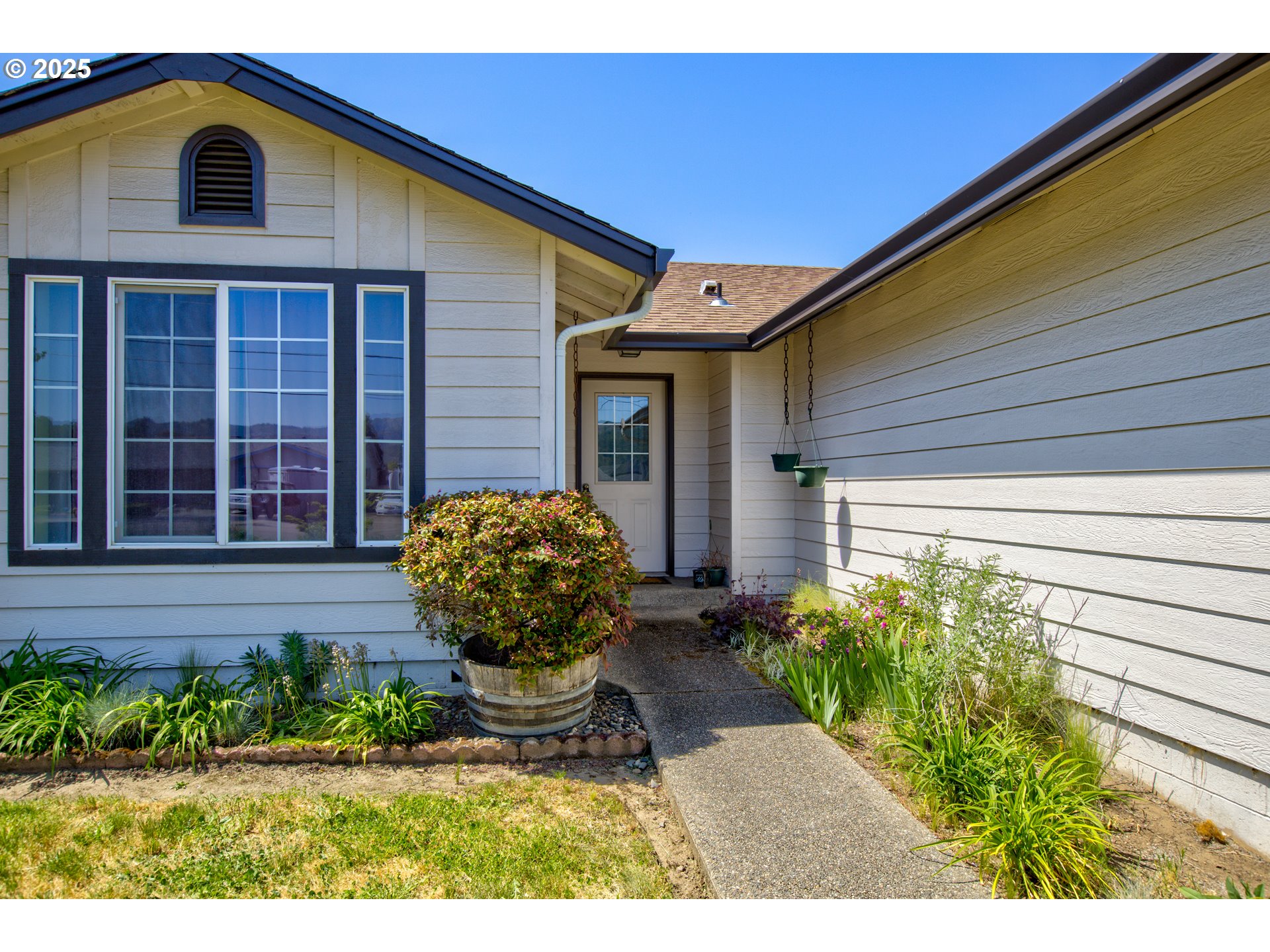 572 Little Valley Road Roseburg, OR 97471 - Photo 3 of 47 Gallery Image 3