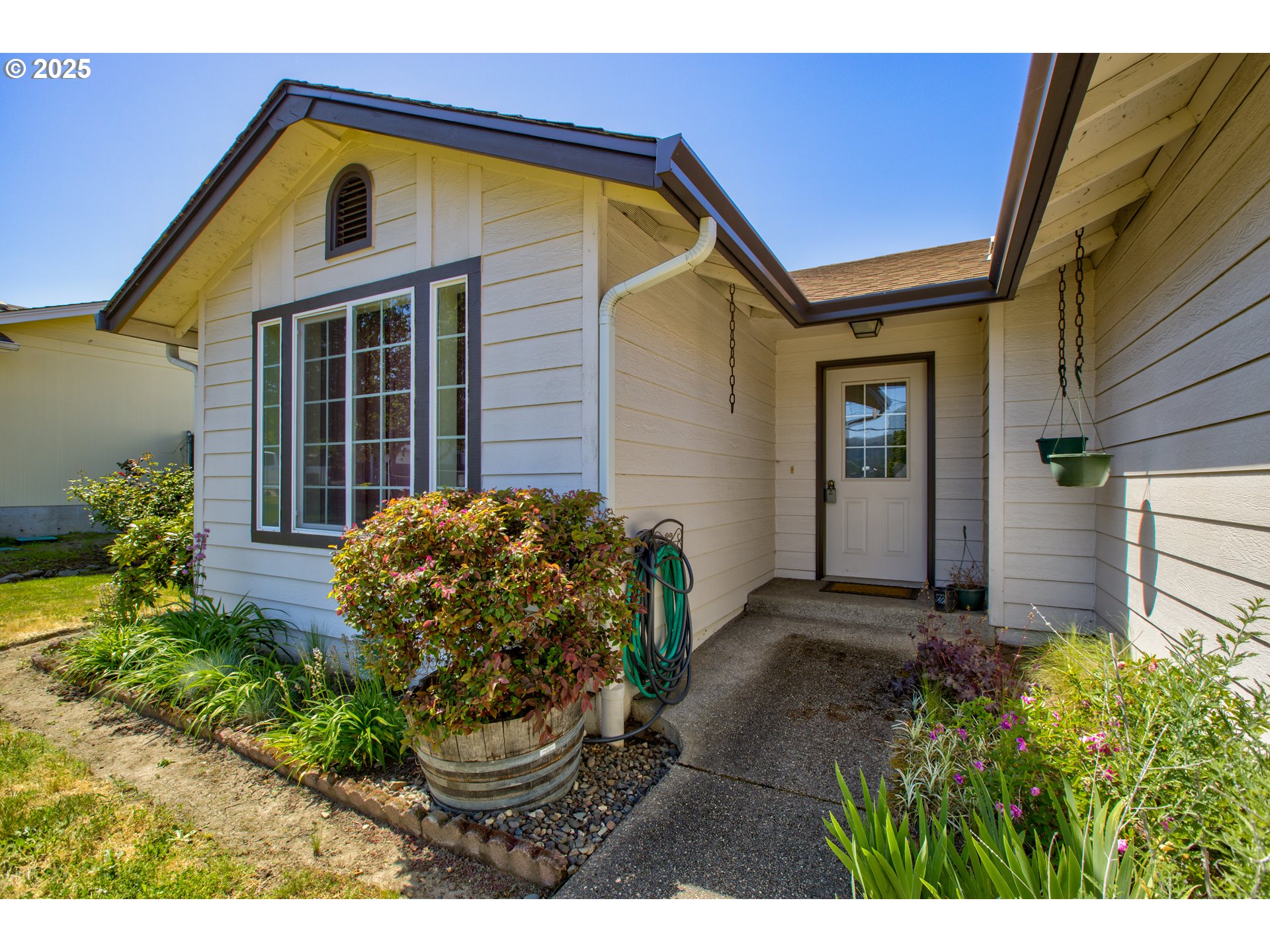 572 Little Valley Road Roseburg, OR 97471 - Photo 4 of 47 Gallery Image 4