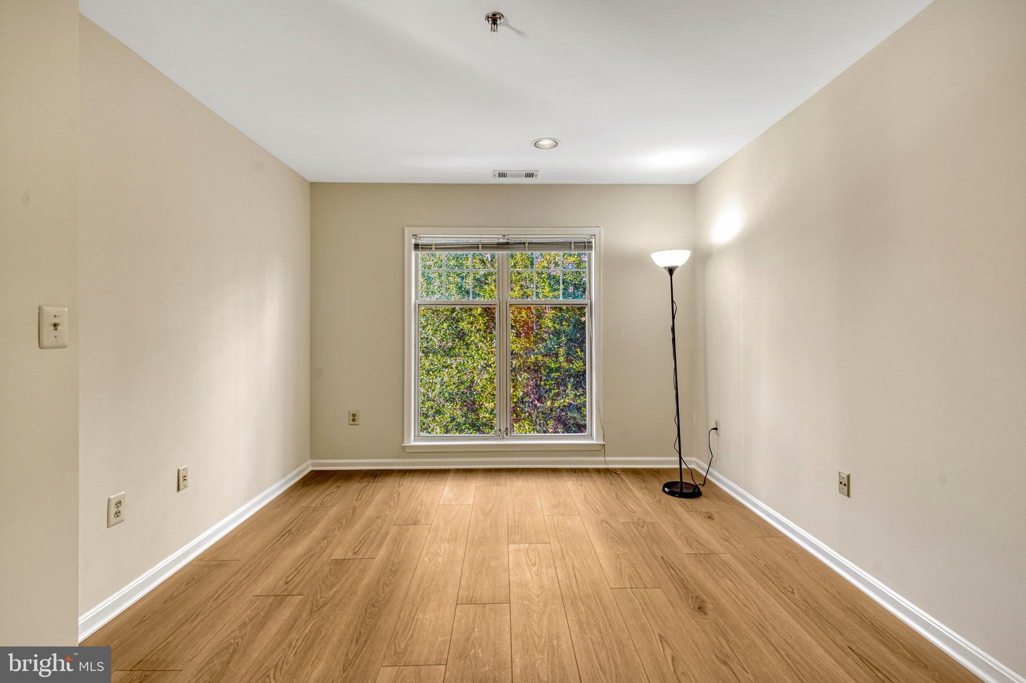 5573 Seminary Road, Unit 104 Falls Church, VA 22041 - Photo 14 of 31 Bedroom 1