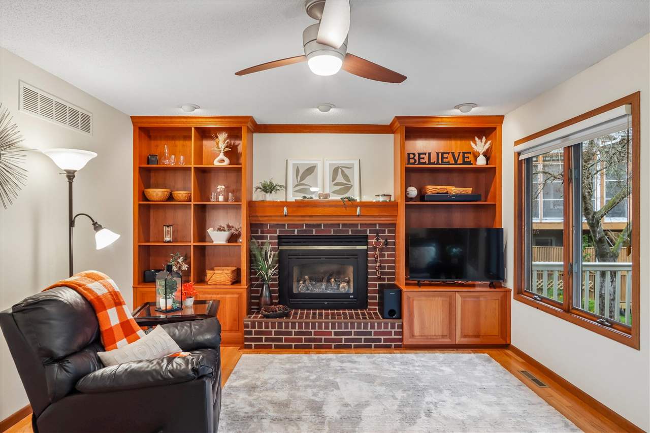 1934 Meadow Ridge Lane Iowa City, IA 52245 - Photo 6 of 40 Gallery Image 6