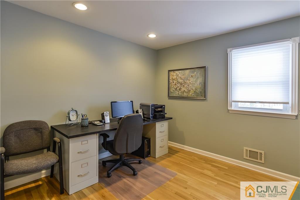 8 Glenbrook Road Freehold, NJ 07728 - Photo 15 of 25 Gallery Image 15