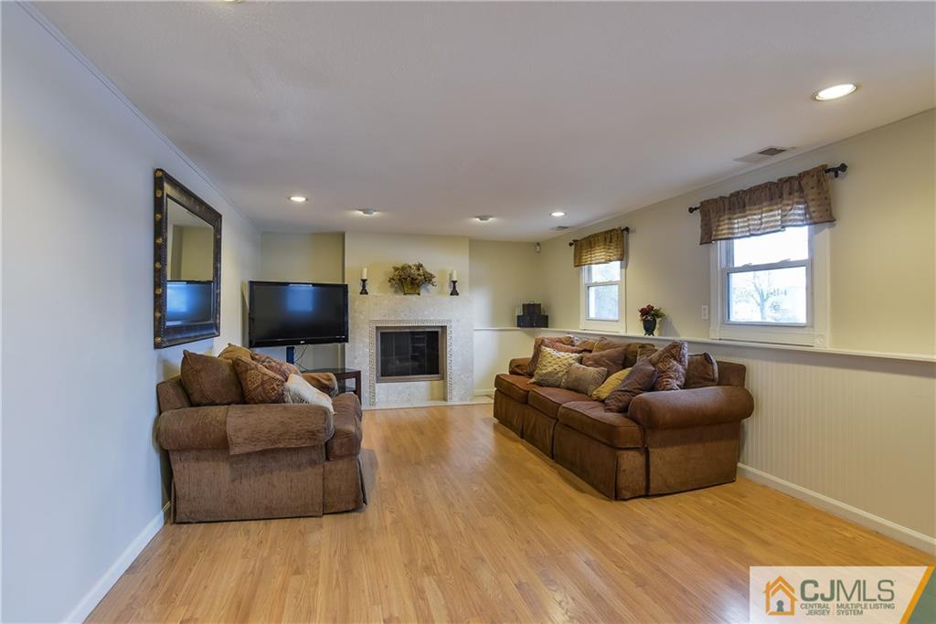 8 Glenbrook Road Freehold, NJ 07728 - Photo 18 of 25 Gallery Image 18