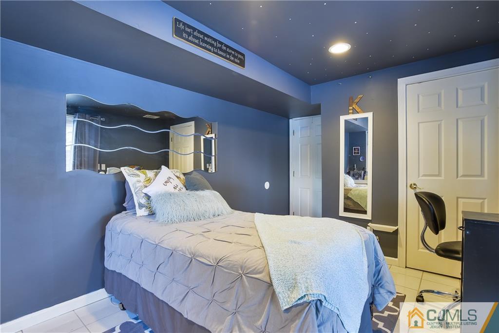 8 Glenbrook Road Freehold, NJ 07728 - Photo 22 of 25 Gallery Image 22